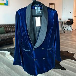 LAvish Alice Blue Double Breasted Velvet Blazer!
